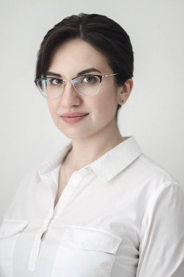Бунькова Евгения Николаевна, стоматолог-пародонтолог | Клиника АлексМед